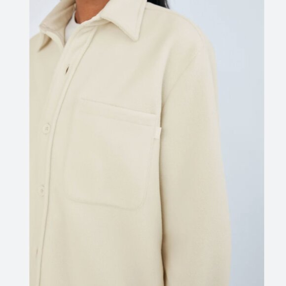 Aritzia TNA polar fleece shirt jacket in color Mullein - Picture 7 of 7